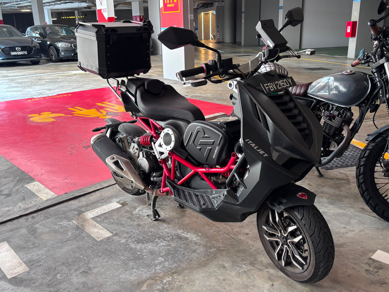 Italjet Dragster 200 — Black / Red (2023)