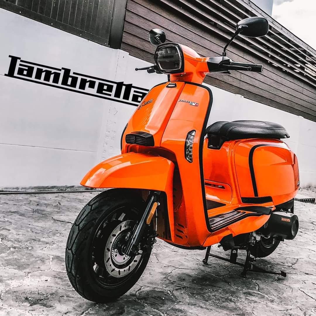 Lambretta V200 Special scooter servicing at Scooter Narcotics Singapore